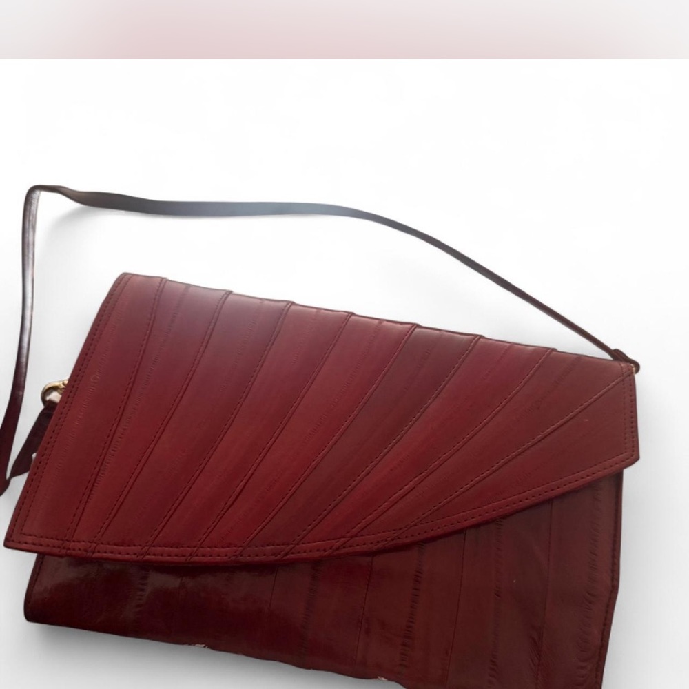 RARE Burgundy vintage 70-80s Korean eel skin convertible clutch